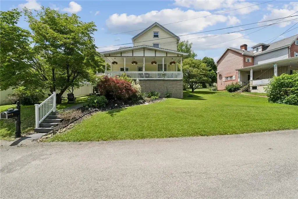 73 Kavel Hill Road , Hempfield