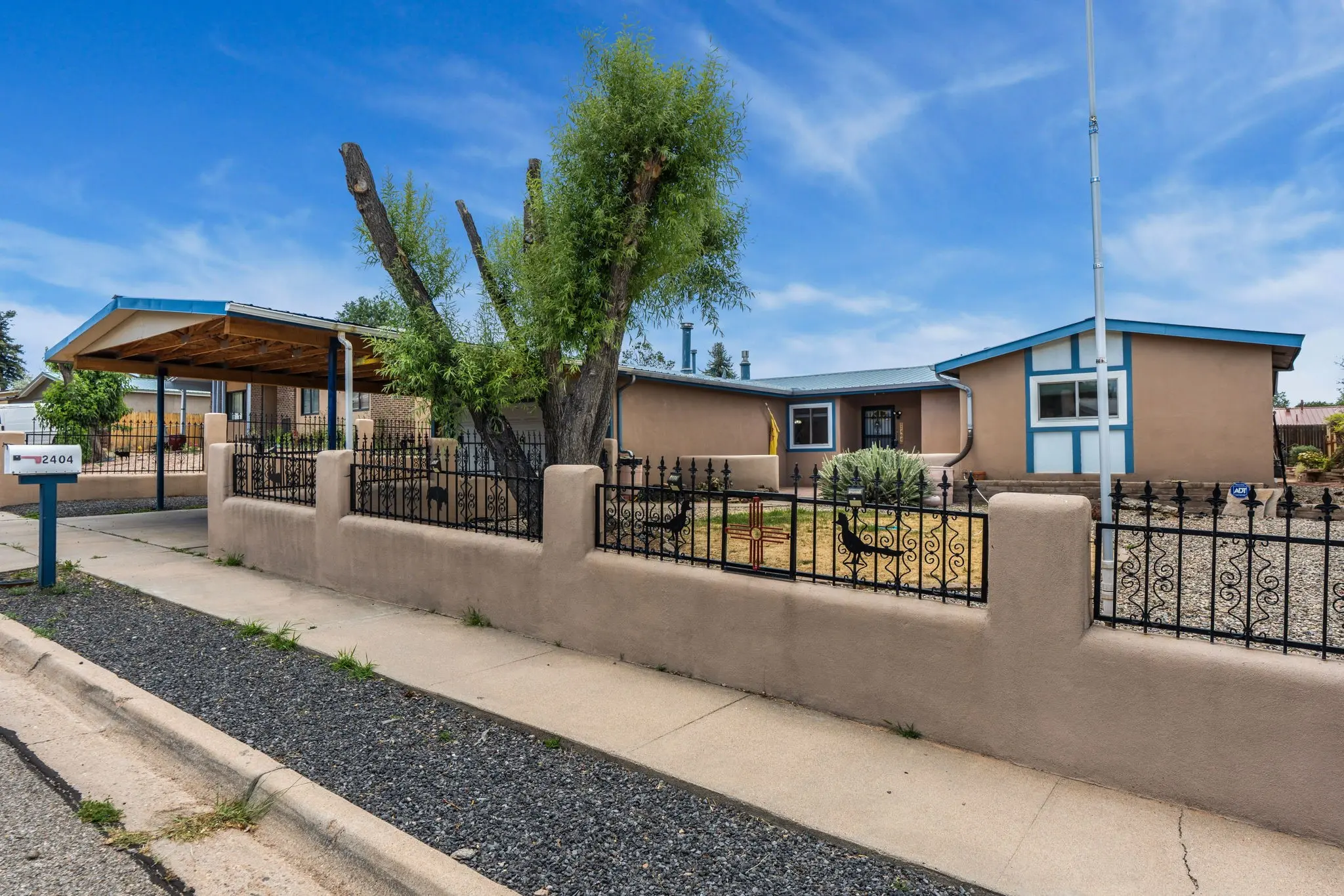 2404 Calle Loma Bonita, Santa Fe