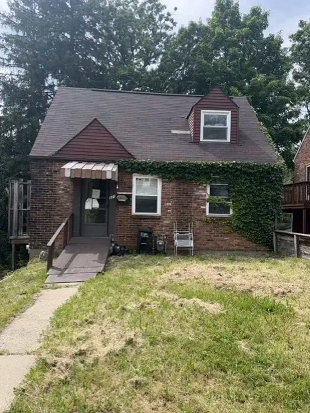 321 Lawnwood Avenue, Brentwood