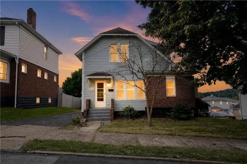 3923 Davis Avenue , Munhall