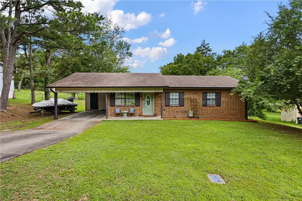 2901 N Greenwich Avenue, Russellville