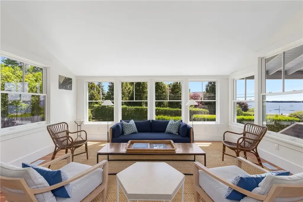 47 Longfellow Rd, Jamestown