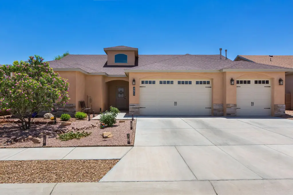 2671 Firewheel Avenue Sw, Los Lunas