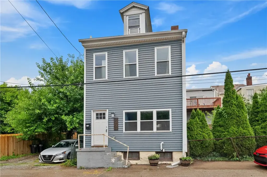 3936 Clement Way, Bloomfield