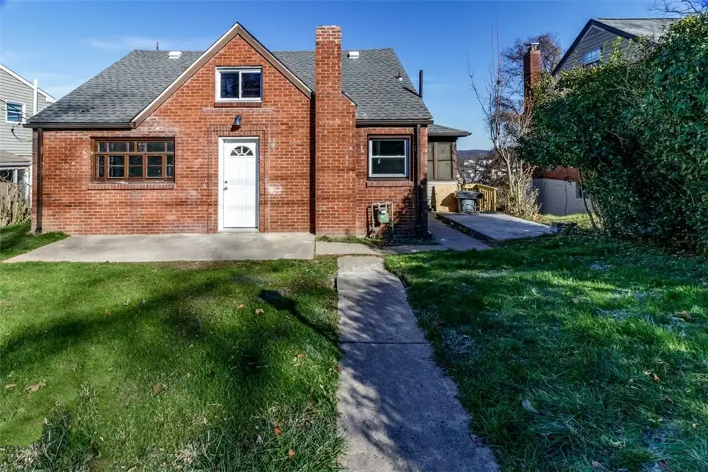 1107 Gary, Clairton