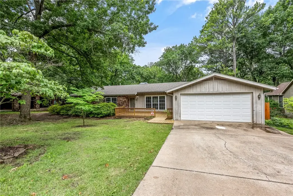755 N Cedarwood Avenue, Fayetteville