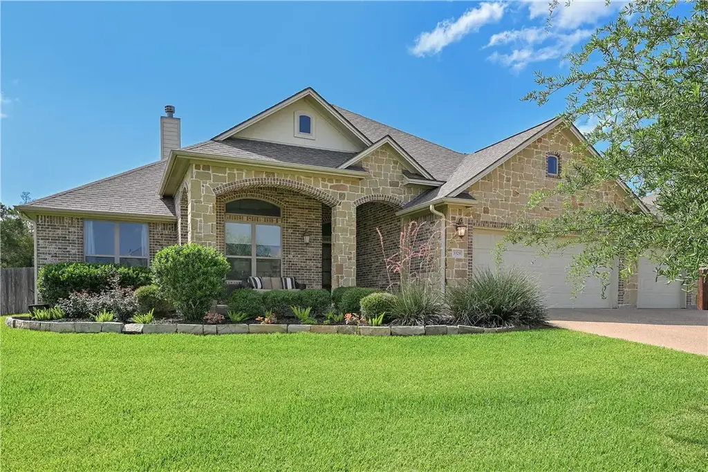 3329 Fiddlers Green, Bryan