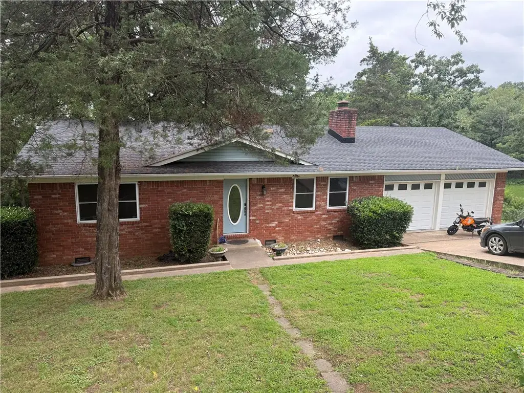 207 W 23rd Street, Russellville