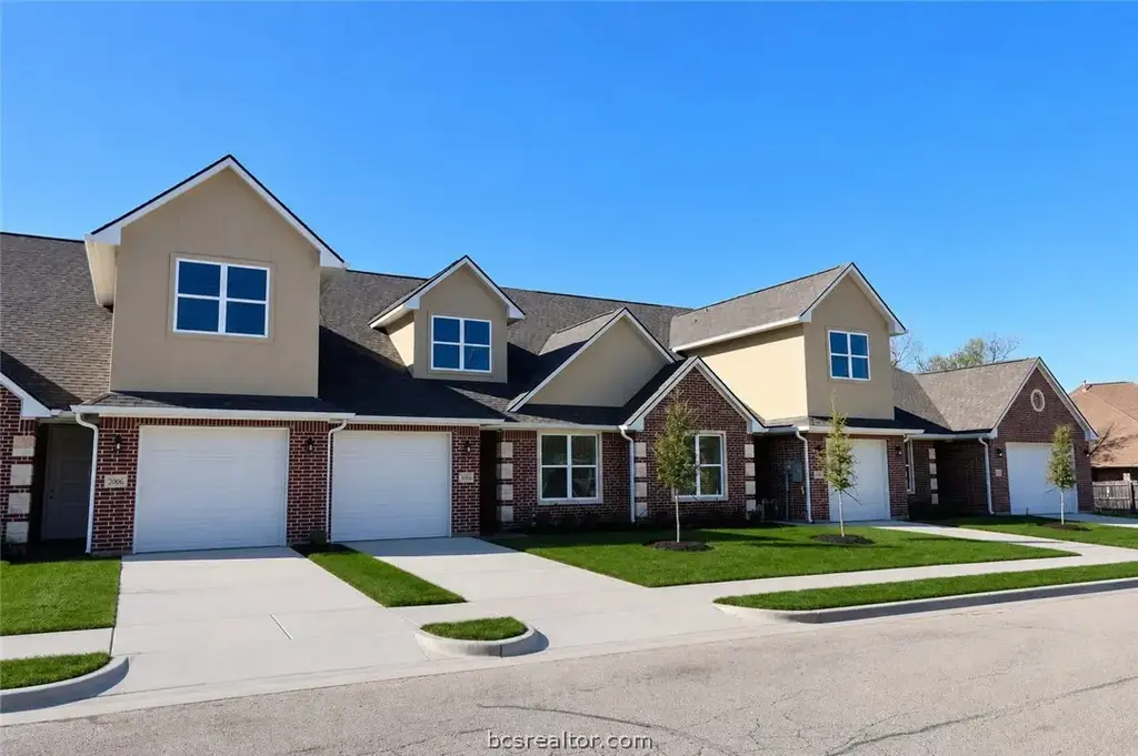 2006 Reagan Court, Bryan