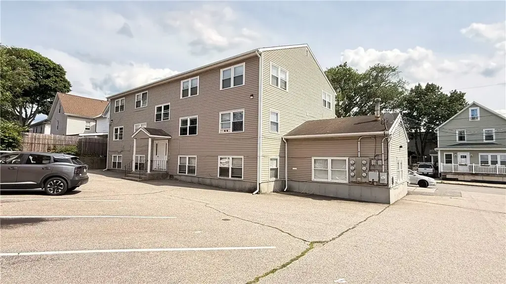 60 Esten & 61 Vale Ave, Pawtucket