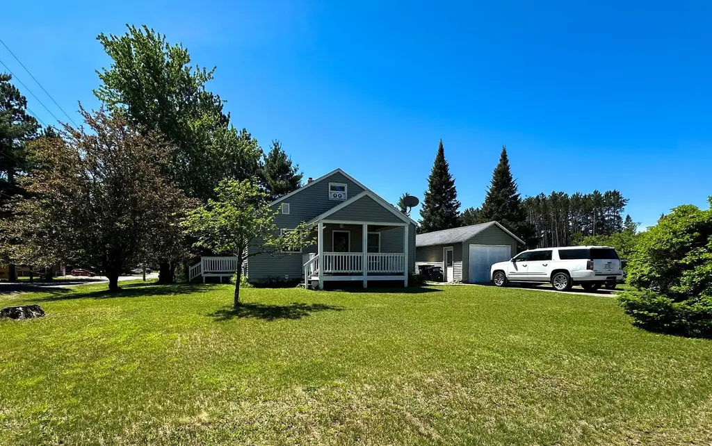 534 Minnesota St, Eagle River