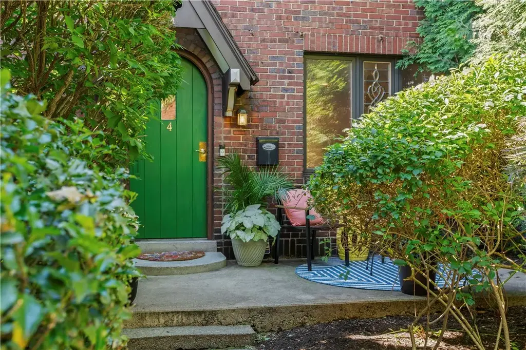 561 Negley Avenue 4, Shadyside