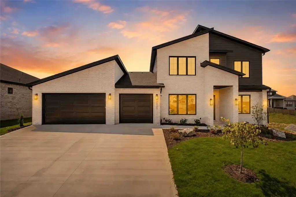 3809 Sw Rhythm Avenue, Bentonville