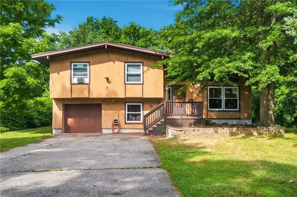 36 Wentworth St, North Providence