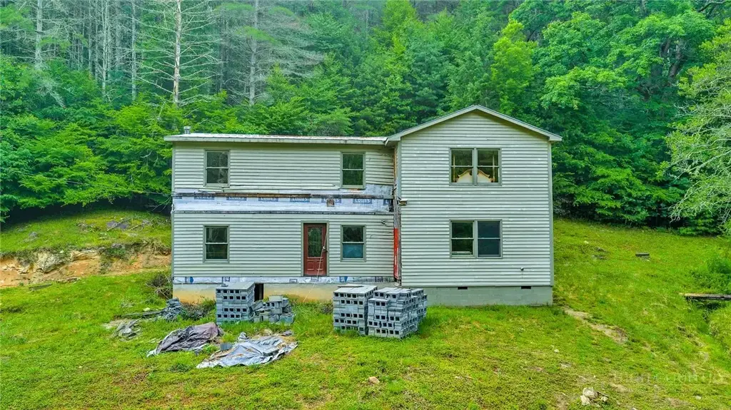 231 Fletcher Creek Lane, Purlear