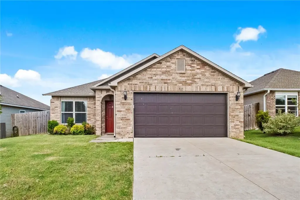 927 E Swift Drive, Fayetteville