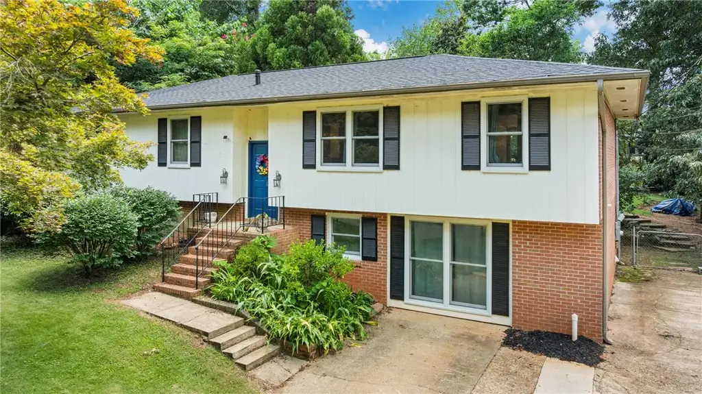 1229 Juniper Dr, Auburn