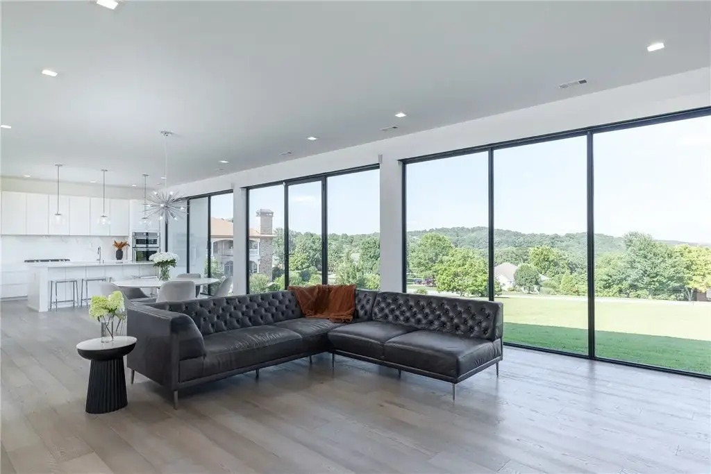2283 N Malcolm Lane, Fayetteville