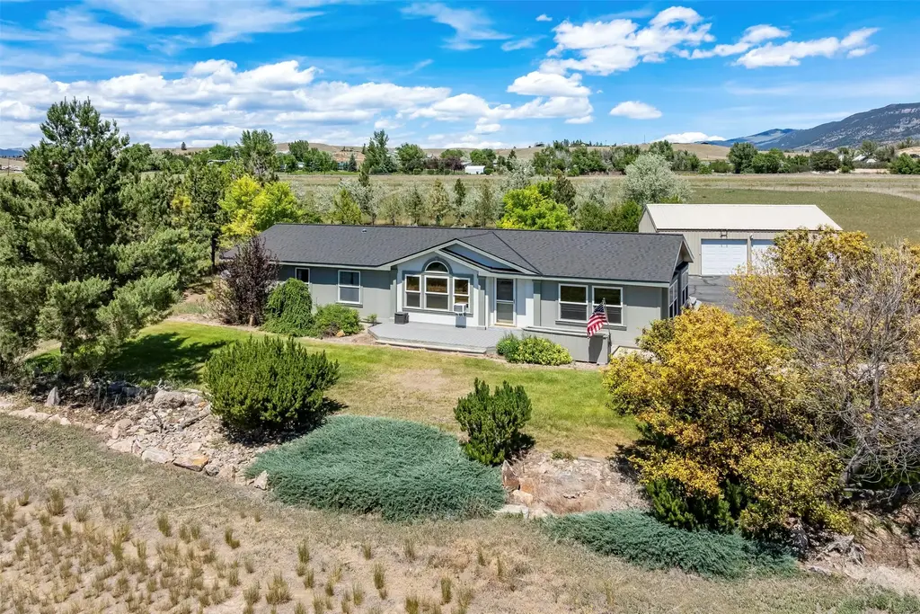 81 Yellowstone Trail, Whitehall