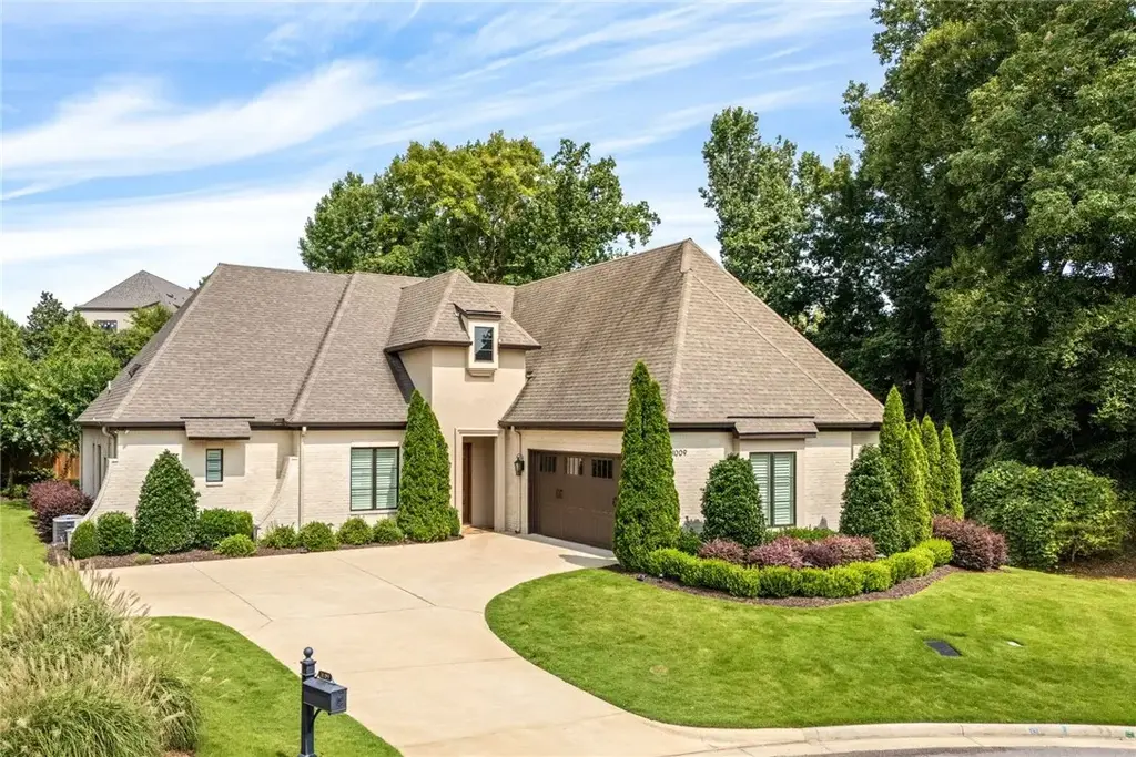 1009 Fairview Ln, Auburn