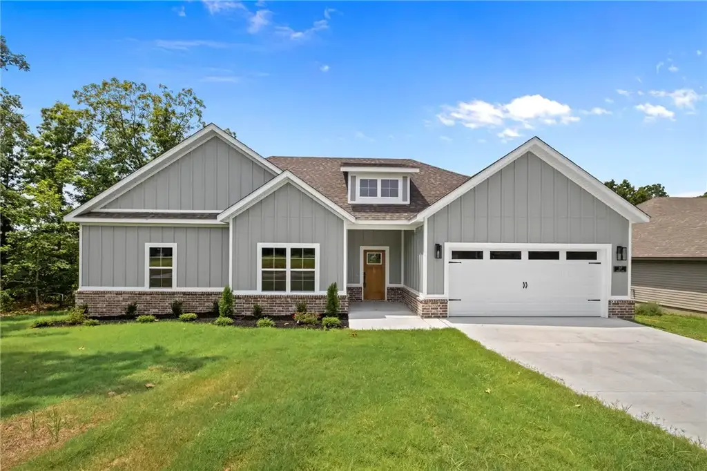 217 Kinross Drive, Bella Vista