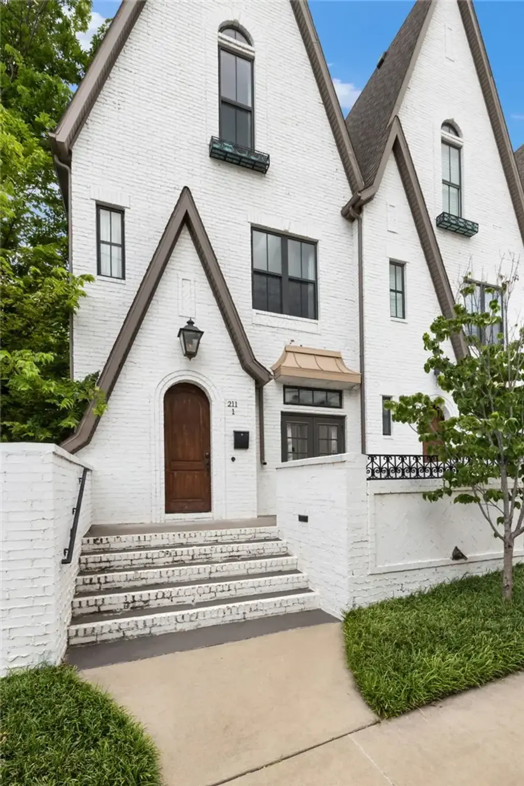 211 N Church Avenue 1, Fayetteville