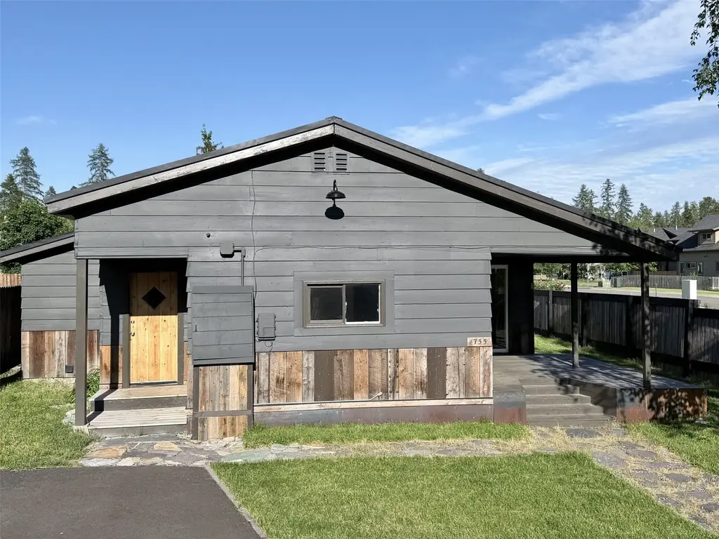 755 Salmon Run, Whitefish