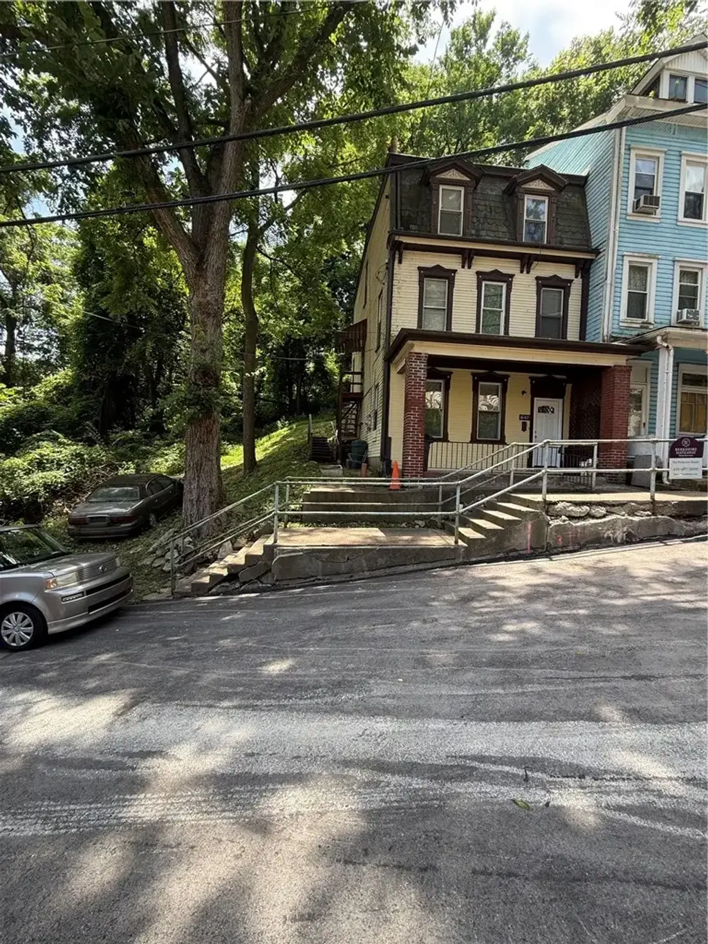 647 Rising Main Avenue , Central North Side