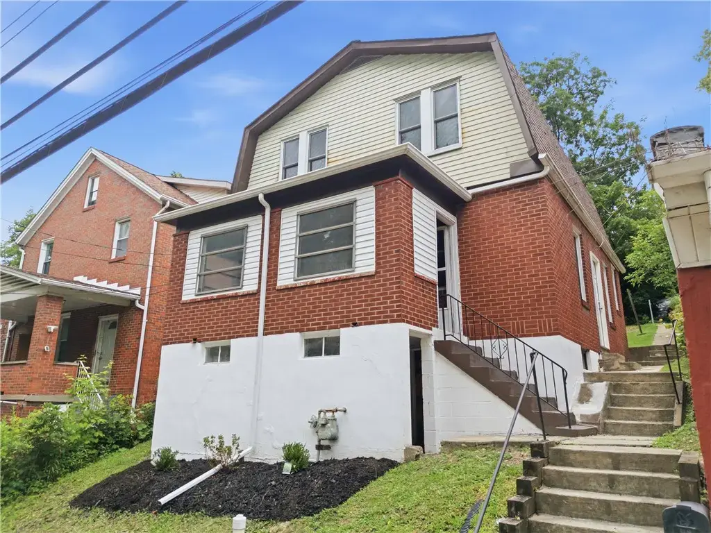 905 Rebecca, Port Vue