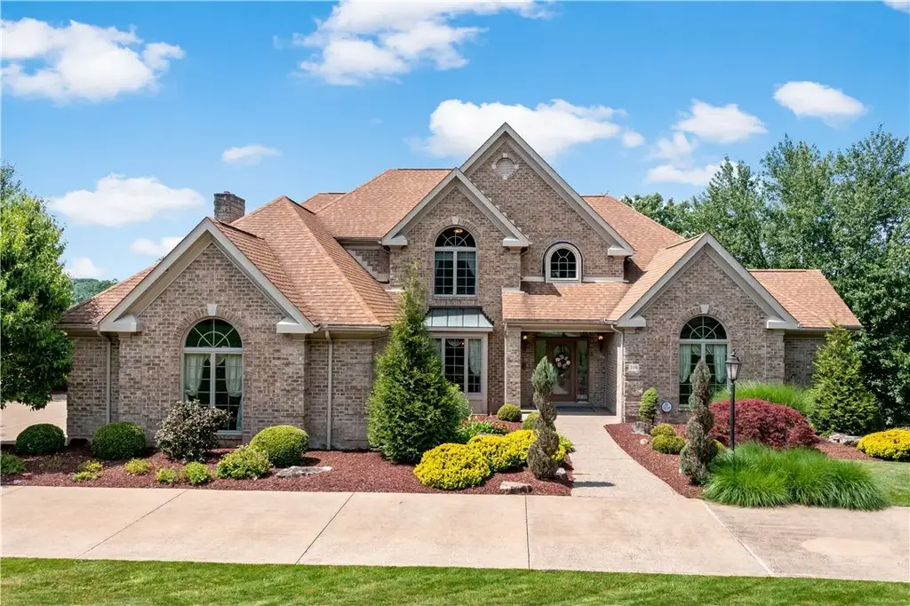 206 Sugarwood Drive, Peters