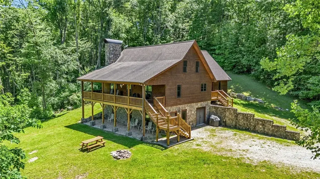 4098 Roundabout Road, Creston