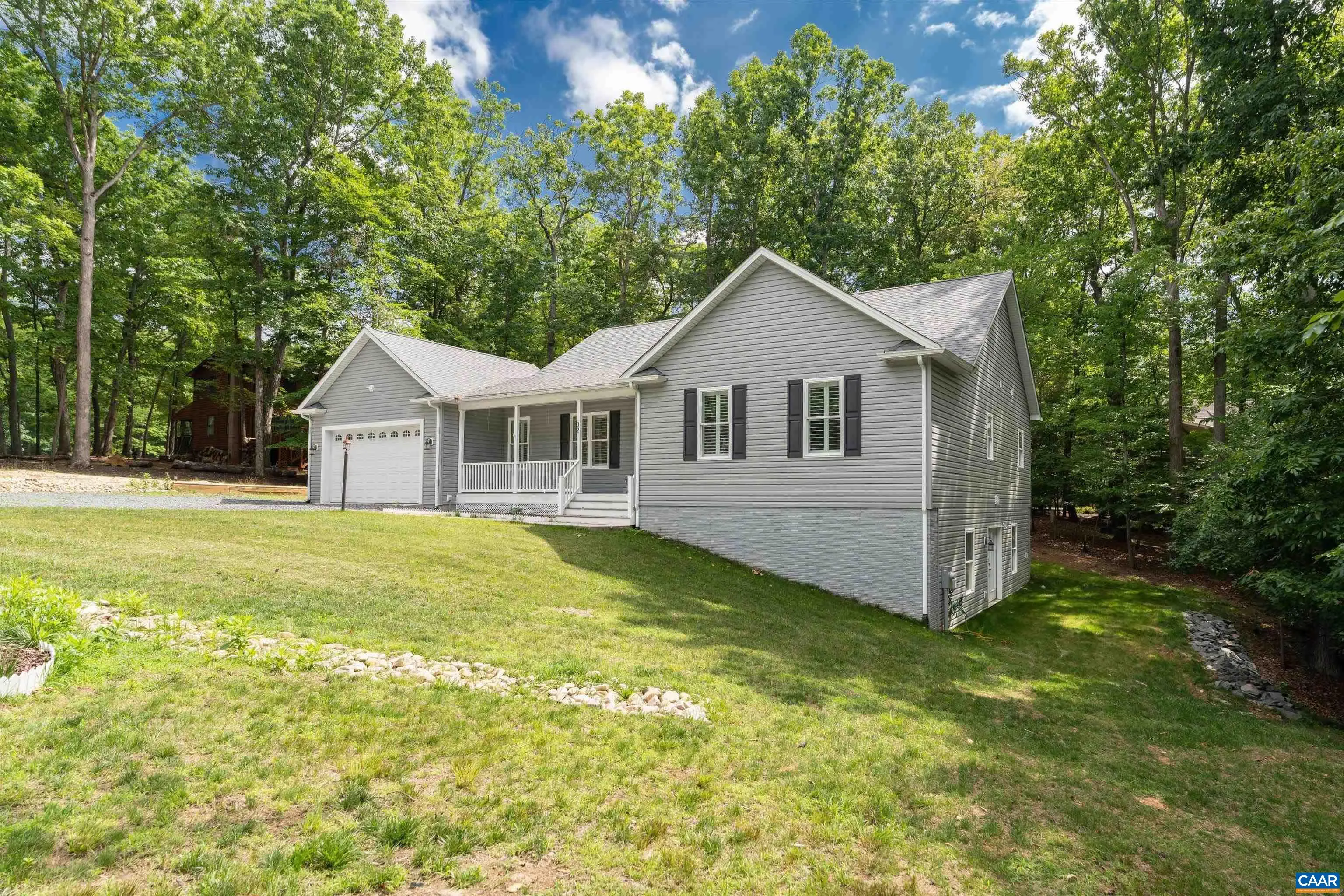 32 Mulligan Dr, Palmyra