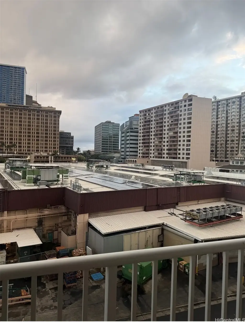 1624 Kanunu Street # 502, Honolulu