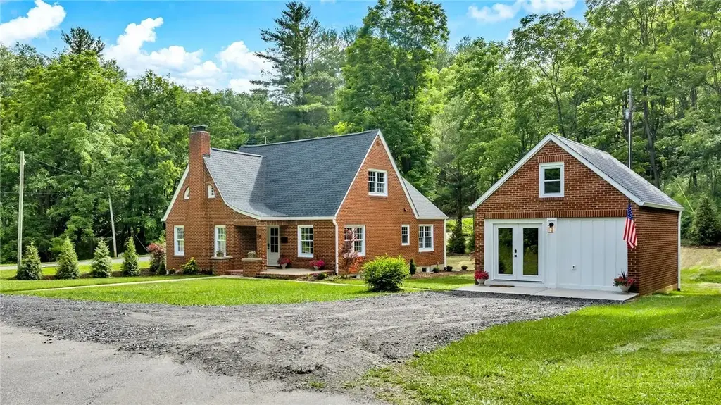 114 Speaks Road, West Jefferson