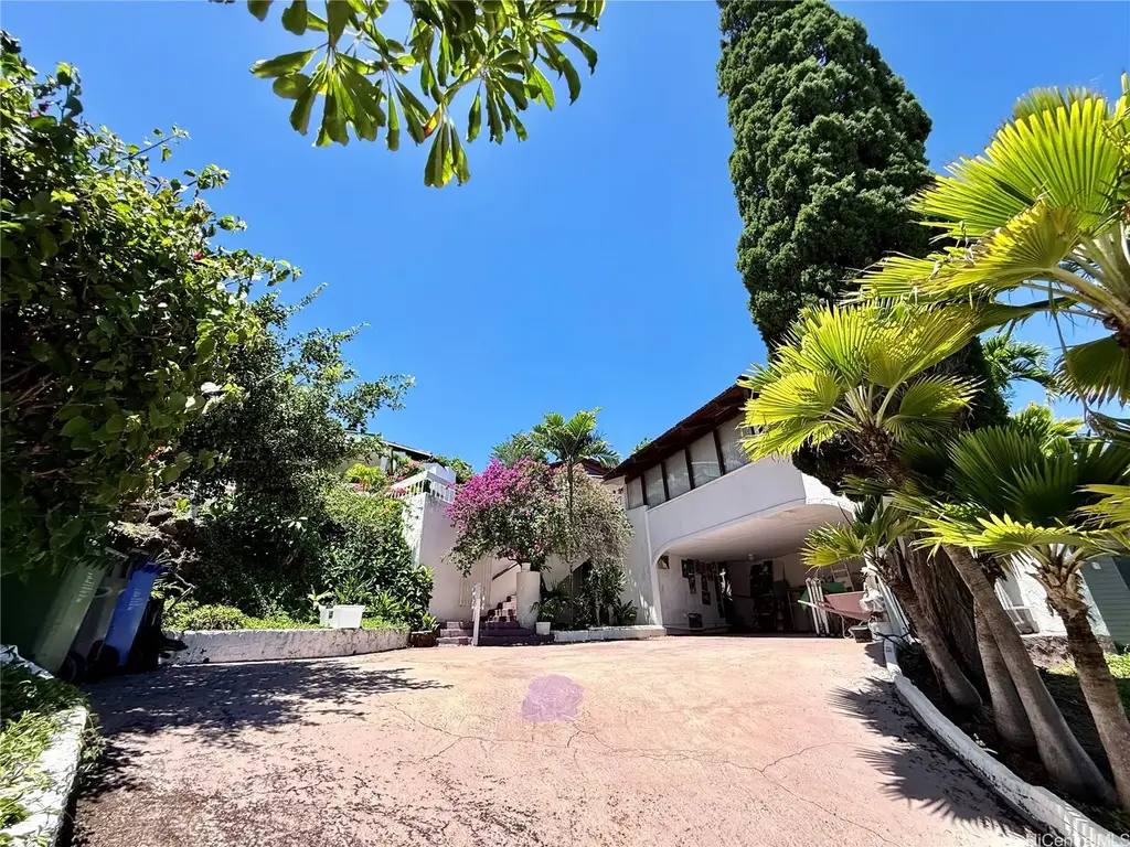 1776 Kumakani Loop, Honolulu