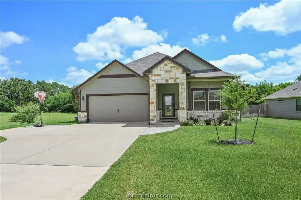2042 Rock Ridge Avenue, Bryan