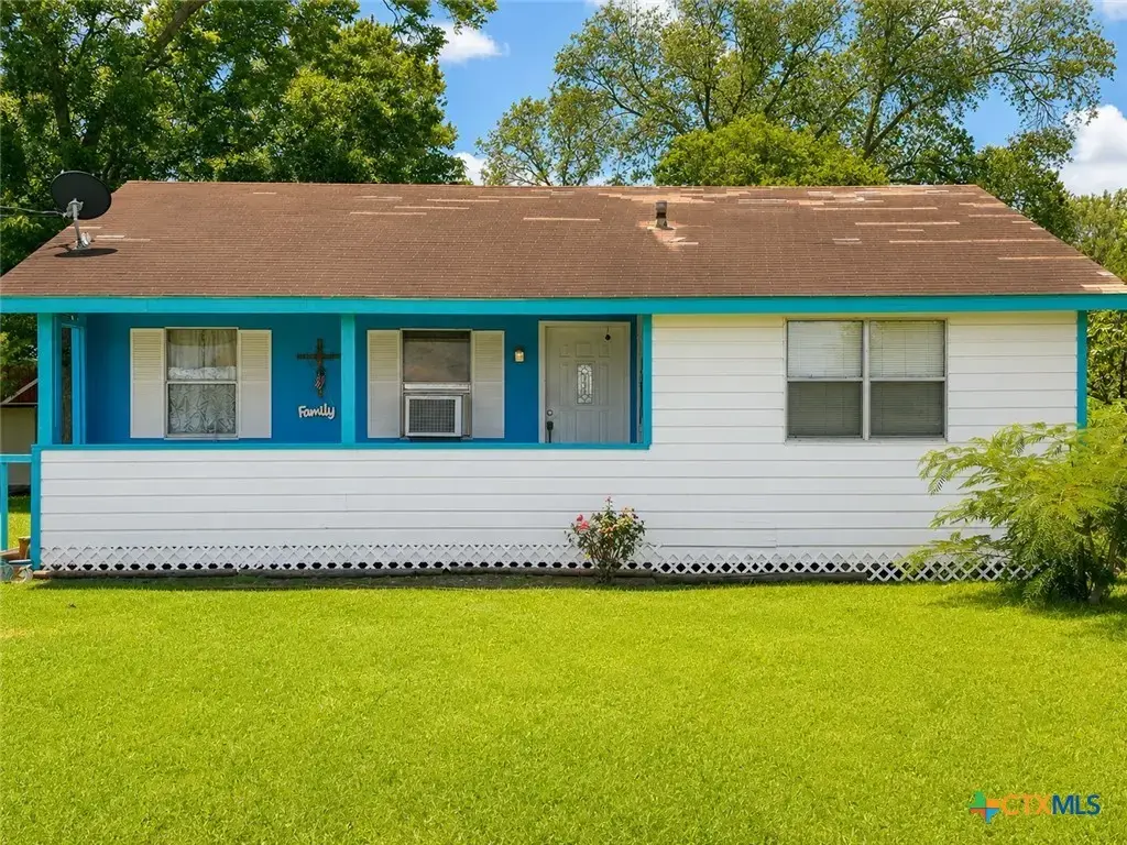 109 S Colorado Street, Edna