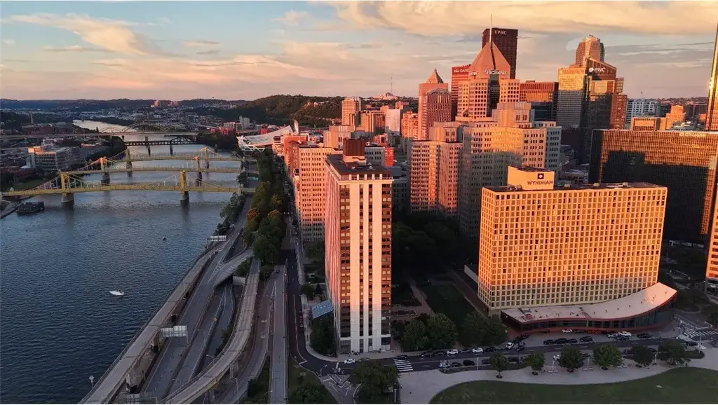320 Fort Duquesne Boulevard 19d, Downtown Pgh