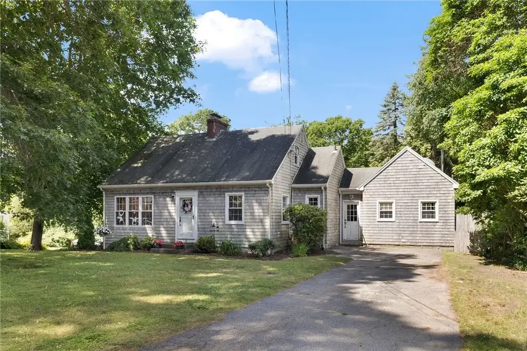 91 Shirley Dr, Charlestown