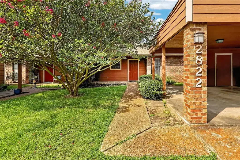 2822 Oakside Drive, Bryan