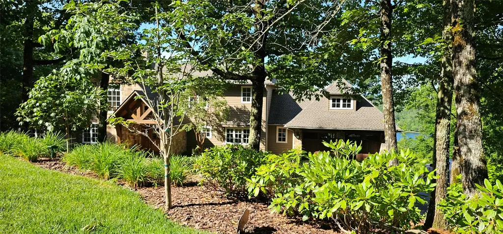 535 Hawk Mountain Road, Lake Toxaway