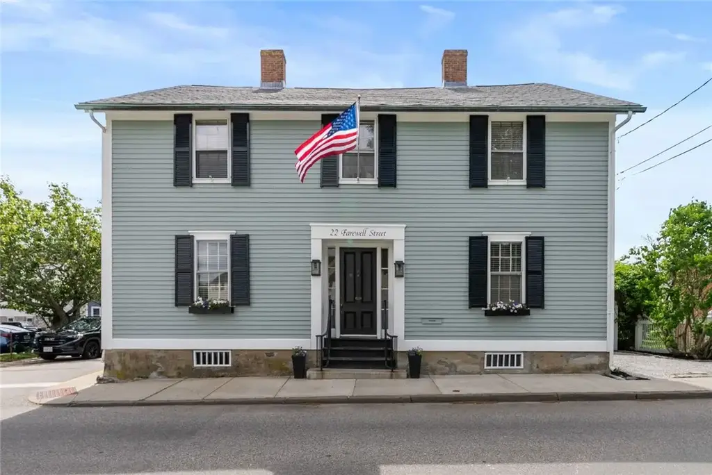 22 Farewell St # 1, Newport