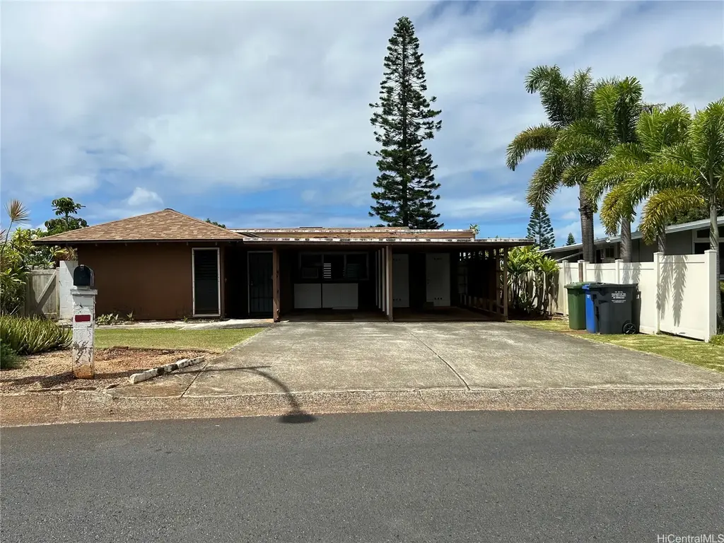 2007 Aamanu Street, Pearl City