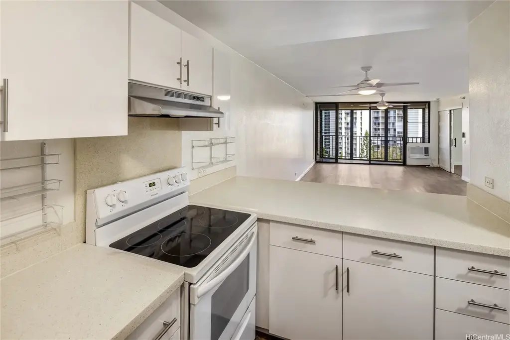 98-487 Koauka Loop # B1004, Aiea