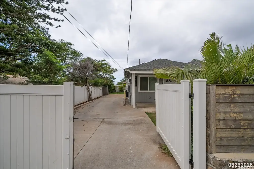 87-1409 Akowai Road, Waianae