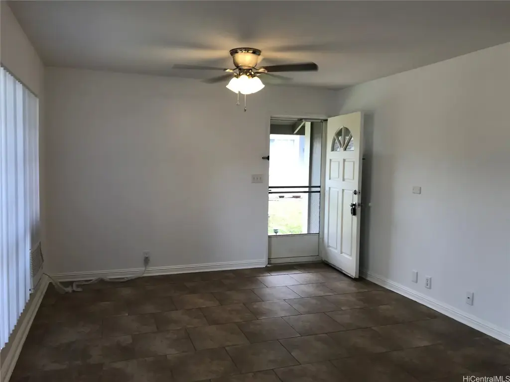 94-1374 Kulewa Loop # 12a, Waipahu