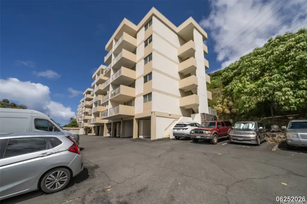 4970 Kilauea Avenue # 402, Honolulu