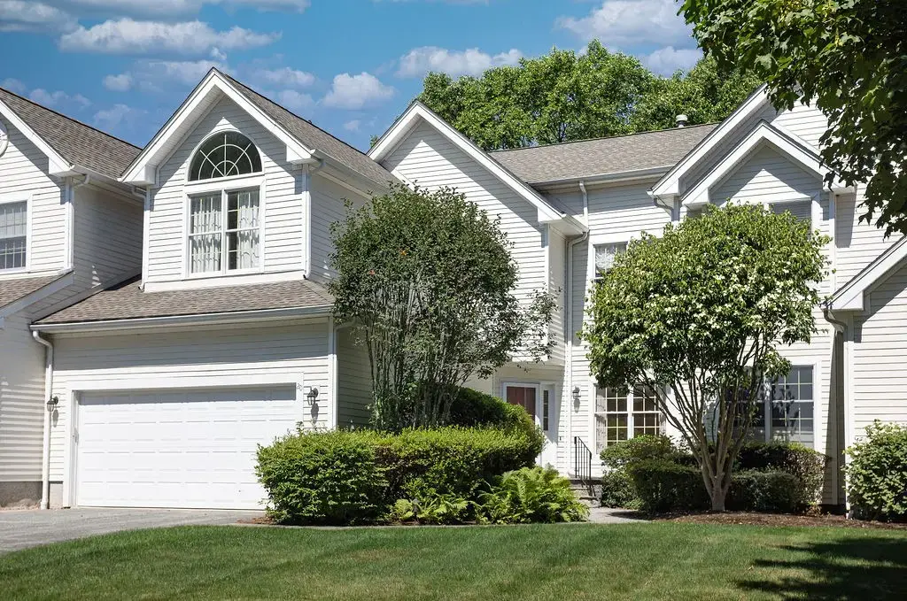 20 Sanctuary Dr, East Greenwich