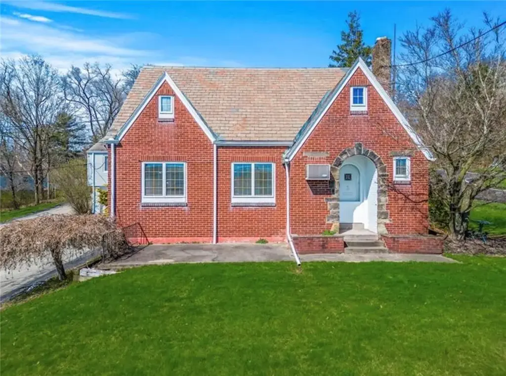 4499 Mount Royal Boulevard , Hampton