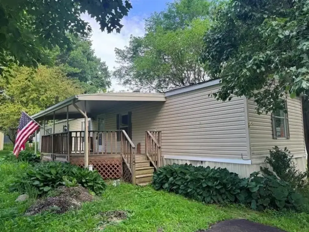 115 Woodview Drive, Middlesex